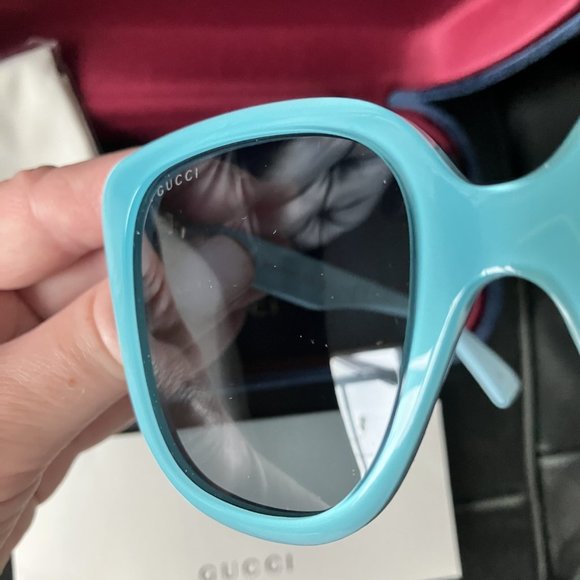 ⭐Host Pick⭐ Stunning and Rare GUCCI Blue Sunglasses - NIB - Picture 5 of 8